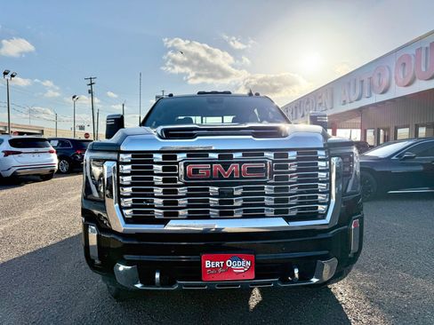 Used 2025 GMC Sierra 2500 Denali w/ Denali Reserve Package AWD/4WD image 2
