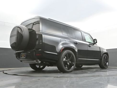 New 2026 Land Rover Defender 130 X-Dynamic SE AWD/4WD image 34