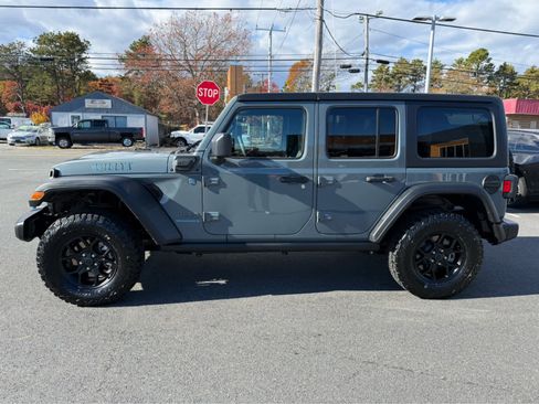 Used 2024 Jeep Wrangler Willys image 5