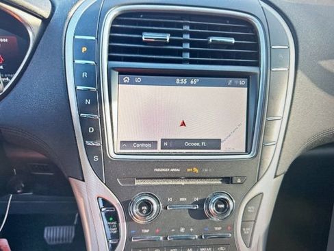 Used 2020 Lincoln Nautilus Reserve image 13