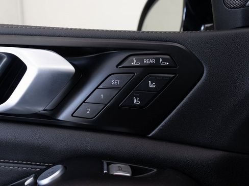 Used 2023 BMW X7 xDrive40i w/ Executive Package image 18