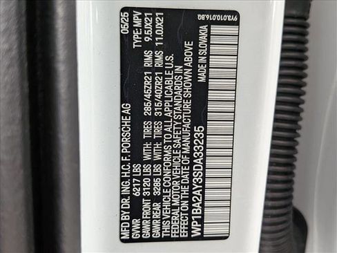 Used 2025 Porsche Cayenne Coupe image 29