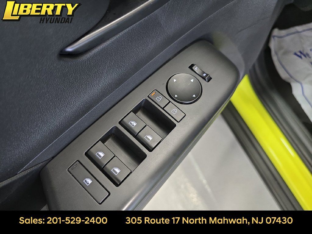 Certified 2024 Hyundai Kona SEL AWD/4WD image 12