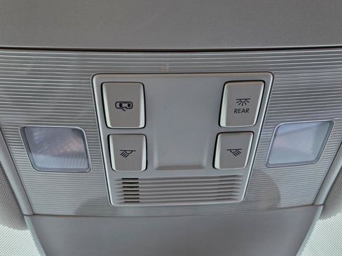 Certified 2024 Volkswagen Taos SE AWD/4WD image 40