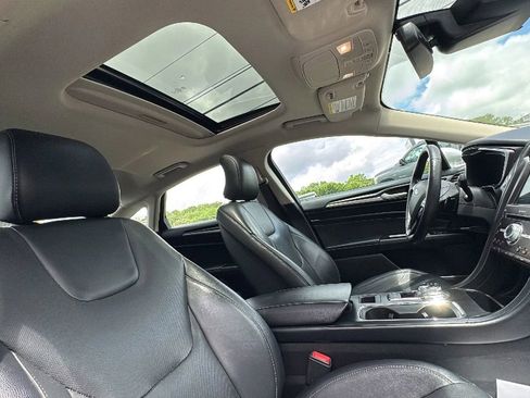 Used 2019 Ford Fusion Titanium AWD/4WD image 17