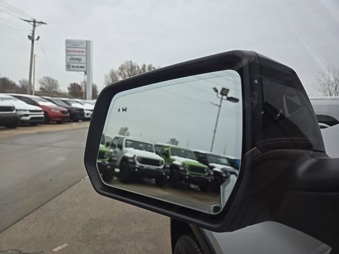 Used 2021 Chevrolet Traverse Premier w/ Redline Edition image 28