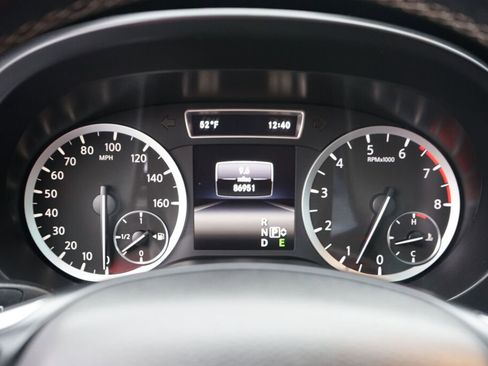 Used 2018 INFINITI QX30 Premium w/ Technology Package image 17