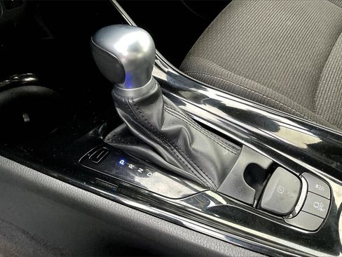 Used 2019 Toyota C-HR XLE image 15