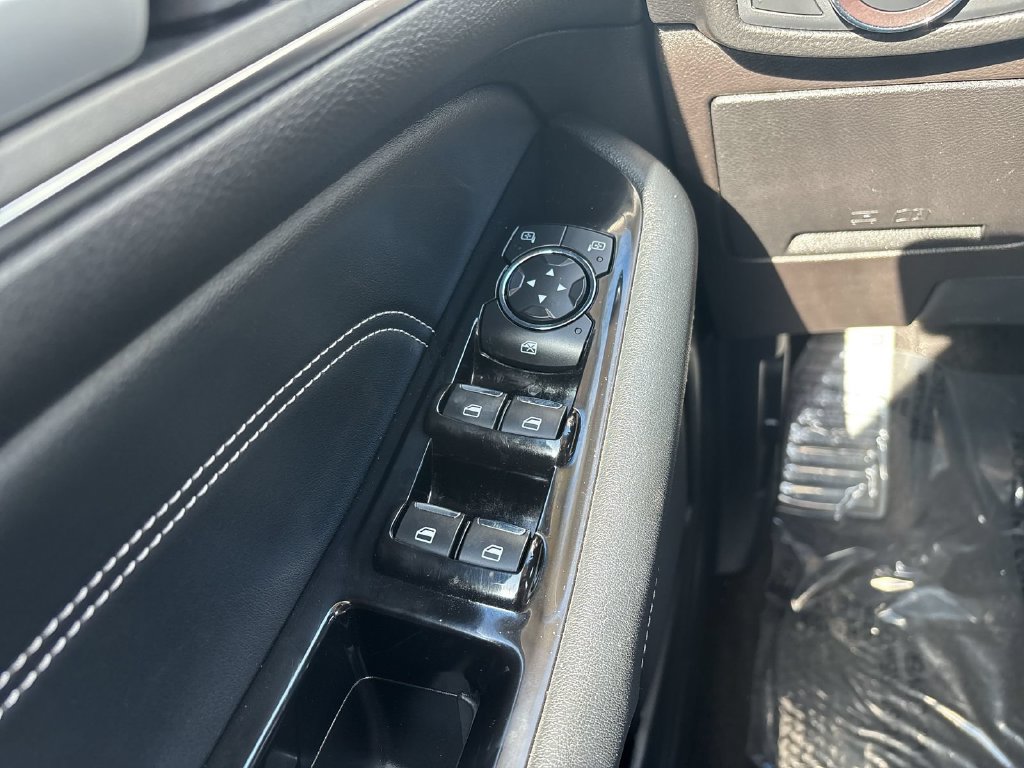Used 2020 Ford Edge Titanium w/ Equipment Group 301A AWD/4WD image 14