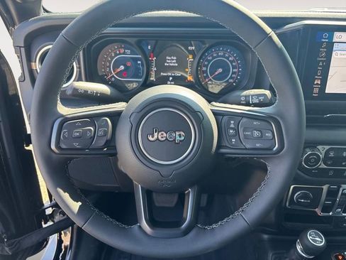 New 2025 Jeep Gladiator Sport image 16