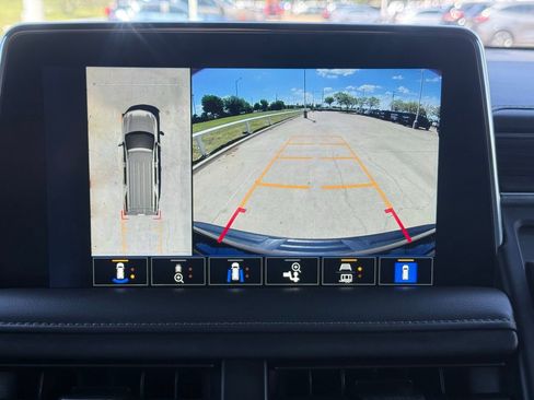 Used 2023 Chevrolet Tahoe Z71 w/ Luxury Package image 12