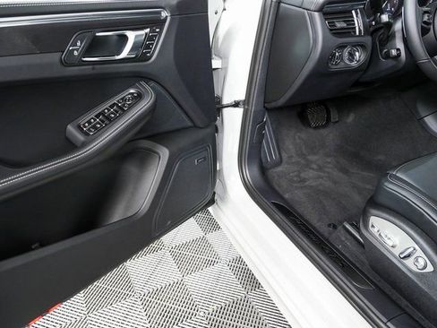 New 2026 Porsche Macan GTS image 8