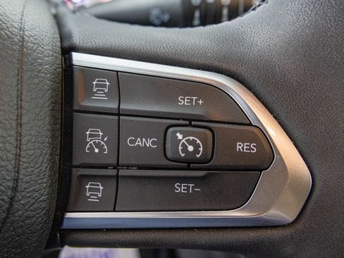 Used 2023 Jeep Compass Latitude w/ Convenience Group AWD/4WD image 33