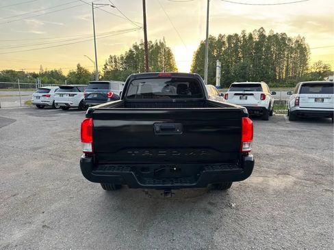 Used 2017 Toyota Tacoma SR RWD image 6