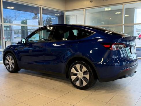 Used 2023 Tesla Model Y Long Range image 14