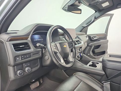 Used 2023 Chevrolet Suburban Premier image 18