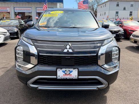 Used 2025 Mitsubishi Outlander SE AWD/4WD image 3