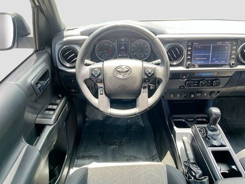 Used 2022 Toyota Tacoma TRD Sport w/ Technology Package RWD image 21