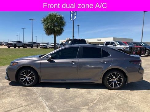 Used 2023 Toyota Camry SE FWD image 4