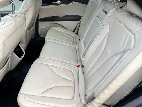 Used 2016 Lincoln MKX Reserve w/ Climate Package image 12