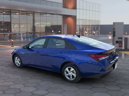 Used 2023 Hyundai Elantra SE FWD image 6
