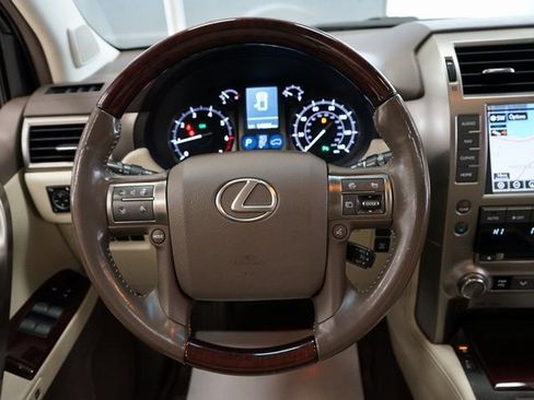 Used 2017 Lexus GX 460 image 31