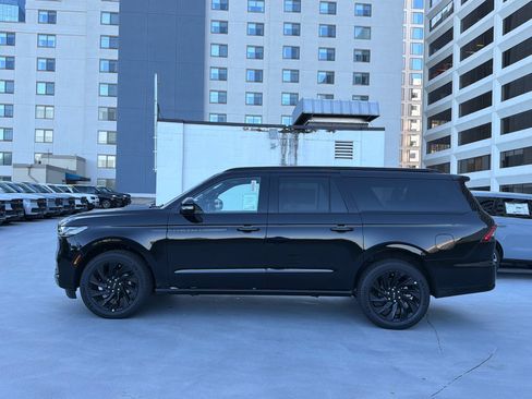 New 2026 Lincoln Navigator L Reserve w/ Jet Appearance Package AWD/4WD image 4
