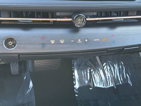 Certified 2024 Nissan Ariya AWD image 28