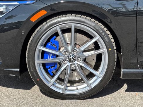 Used 2024 Volkswagen Golf R image 34