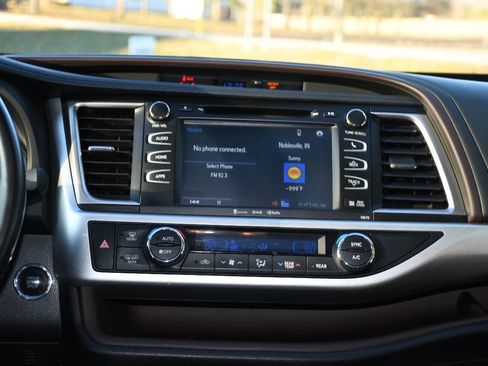 Used 2018 Toyota Highlander XLE image 33