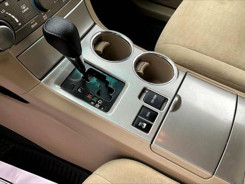 Used 2011 Toyota Highlander SE w/ Tech Pkg image 17