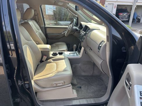 Used 2011 Nissan Pathfinder Silver AWD/4WD image 25