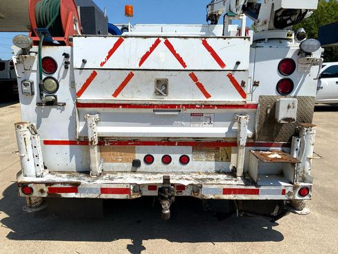 Used 2011 Ford F550 2WD Regular Cab Super Duty w/ Payload Upgrade Pkg image 17