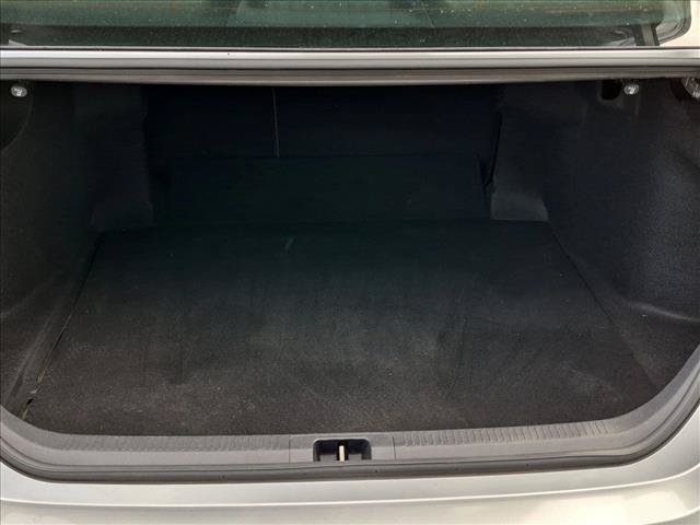 Used 2019 Toyota Camry LE FWD image 6