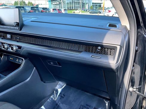 Used 2024 Honda CR-V LX image 19