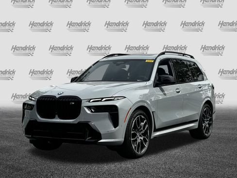 Used 2024 BMW X7 M60i w/ Executive Package image 5