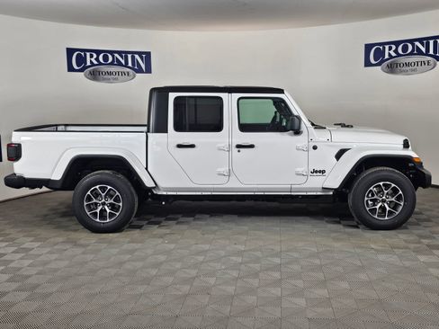 New 2026 Jeep Gladiator Sport image 5