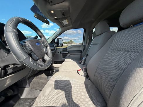 Used 2017 Ford F250 XLT w/ XLT Value Package AWD/4WD image 11