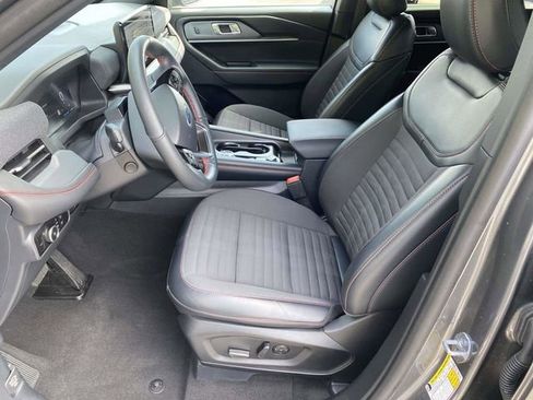 Certified 2025 Ford Explorer ST-Line w/ Premium Package image 18