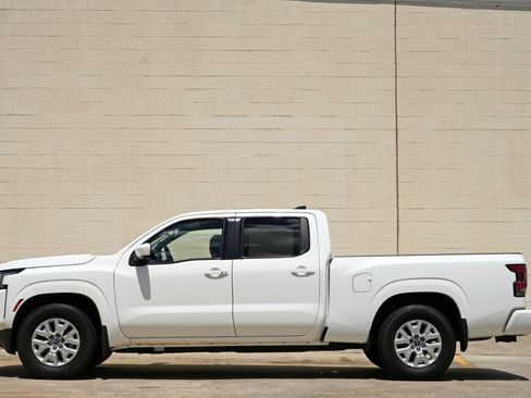 Used 2024 Nissan Frontier SV w/ Technology Package RWD image 8