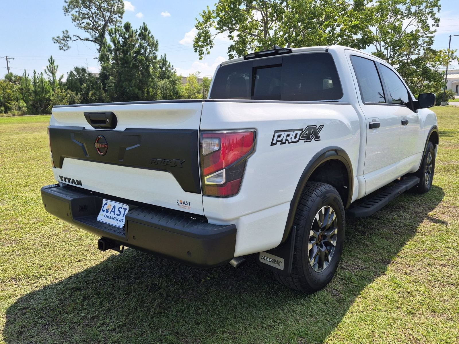 Used 2024 Nissan Titan PRO-4X w/ Off Road Protection Package AWD/4WD image 5