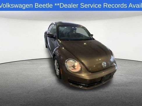 Used 2012 Volkswagen Beetle 2.5 image 2