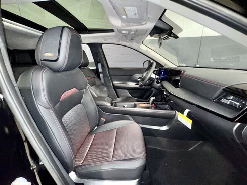 New 2026 Nissan Kicks SR w/ SR Premium Package AWD/4WD image 9