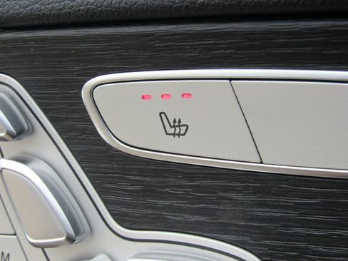 Used 2020 Mercedes-Benz C 300 Sedan w/ Premium Package image 32