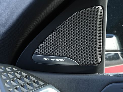 New 2026 BMW X6 xDrive40i w/ Executive Package image 18