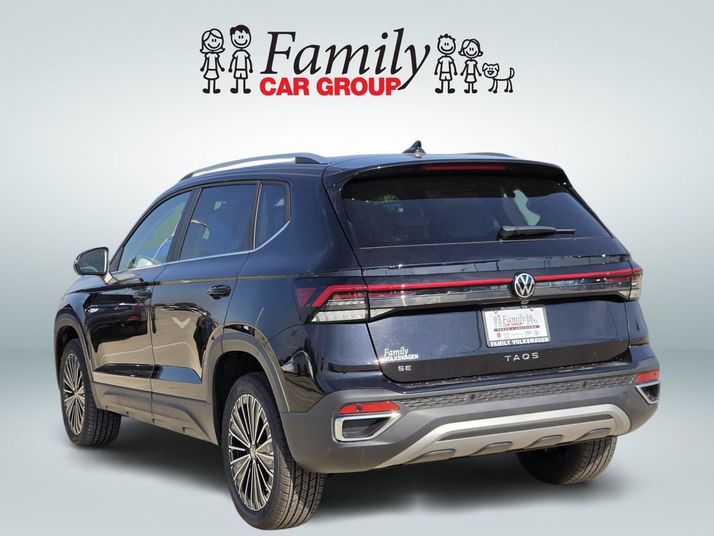 New 2027 Volkswagen Taos SE FWD image 3