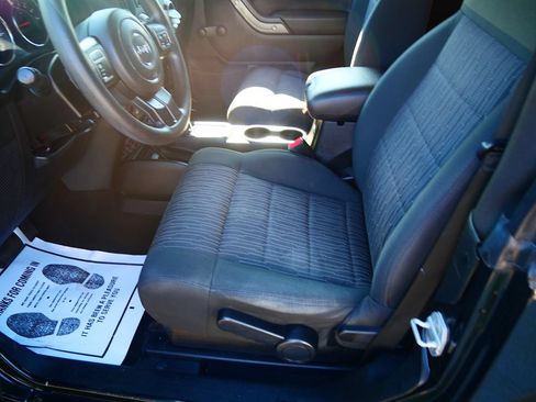 Used 2012 Jeep Wrangler Sport AWD/4WD image 10