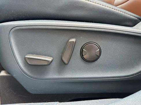 Used 2022 Ford Maverick Lariat w/ Equipment Group 500A Standard image 25