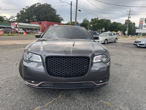 Used 2016 Chrysler 300 S w/ 300S Premium Group RWD image 4