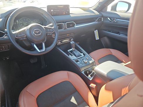 Certified 2025 MAZDA CX-5 Carbon Edition image 3